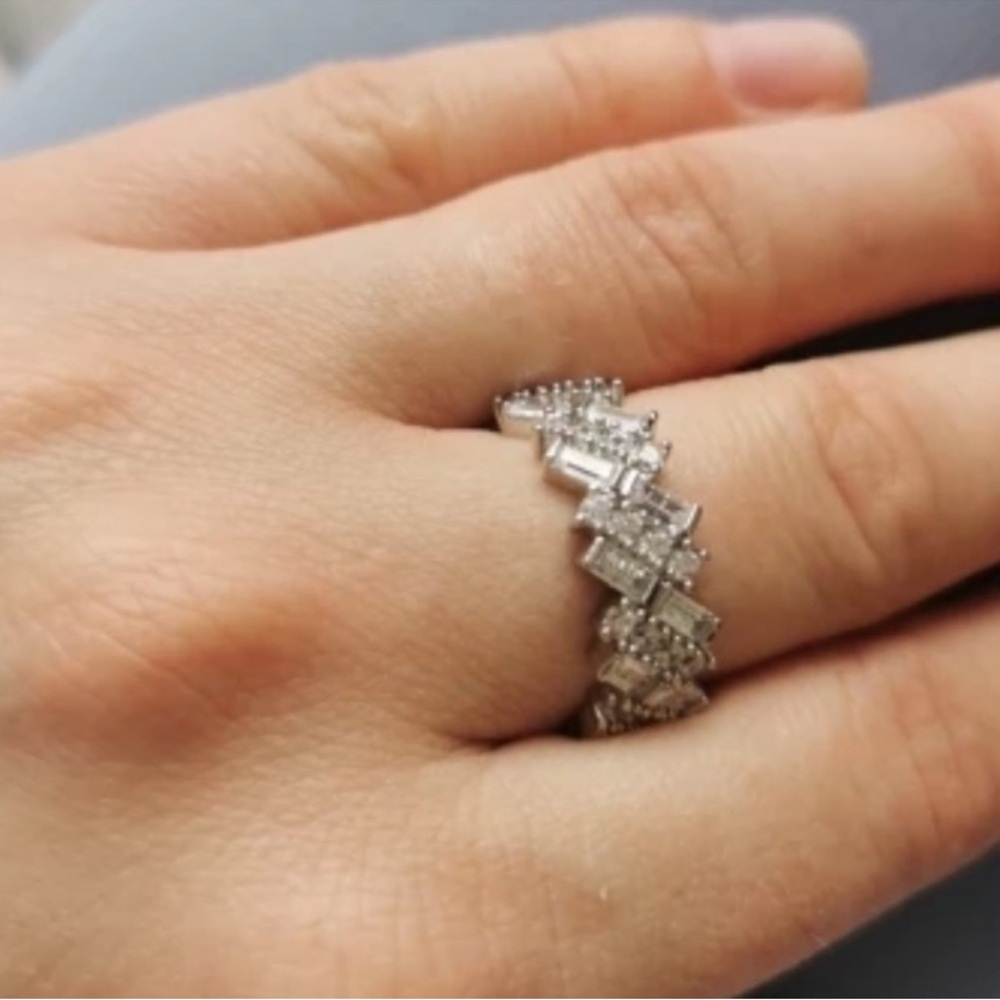 18k WG/925 Sterling Baguette/Round
Diamond Band - Picture 11 of 14